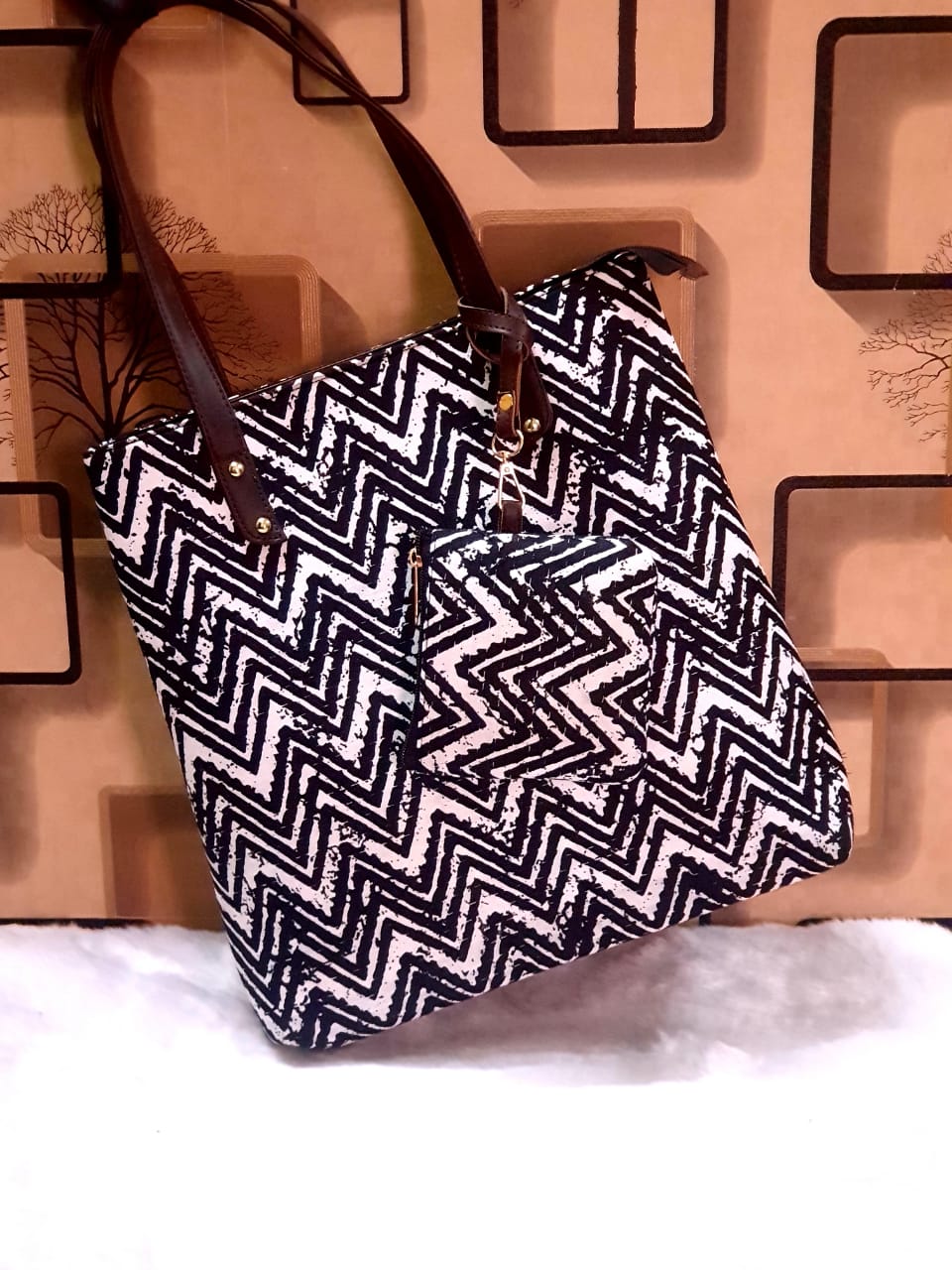 ALL BLACK HANDSOME TOTE