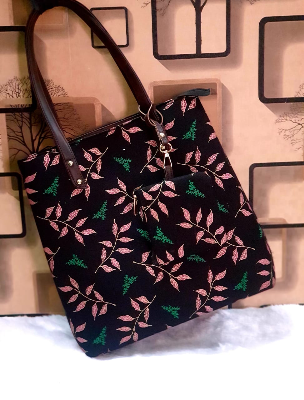 ALL BLACK HANDSOME TOTE