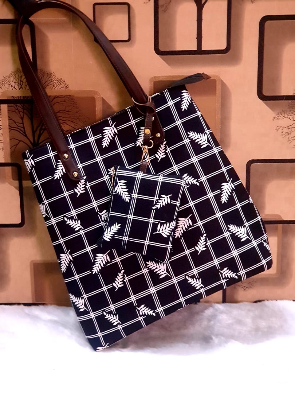 ALL BLACK HANDSOME TOTE