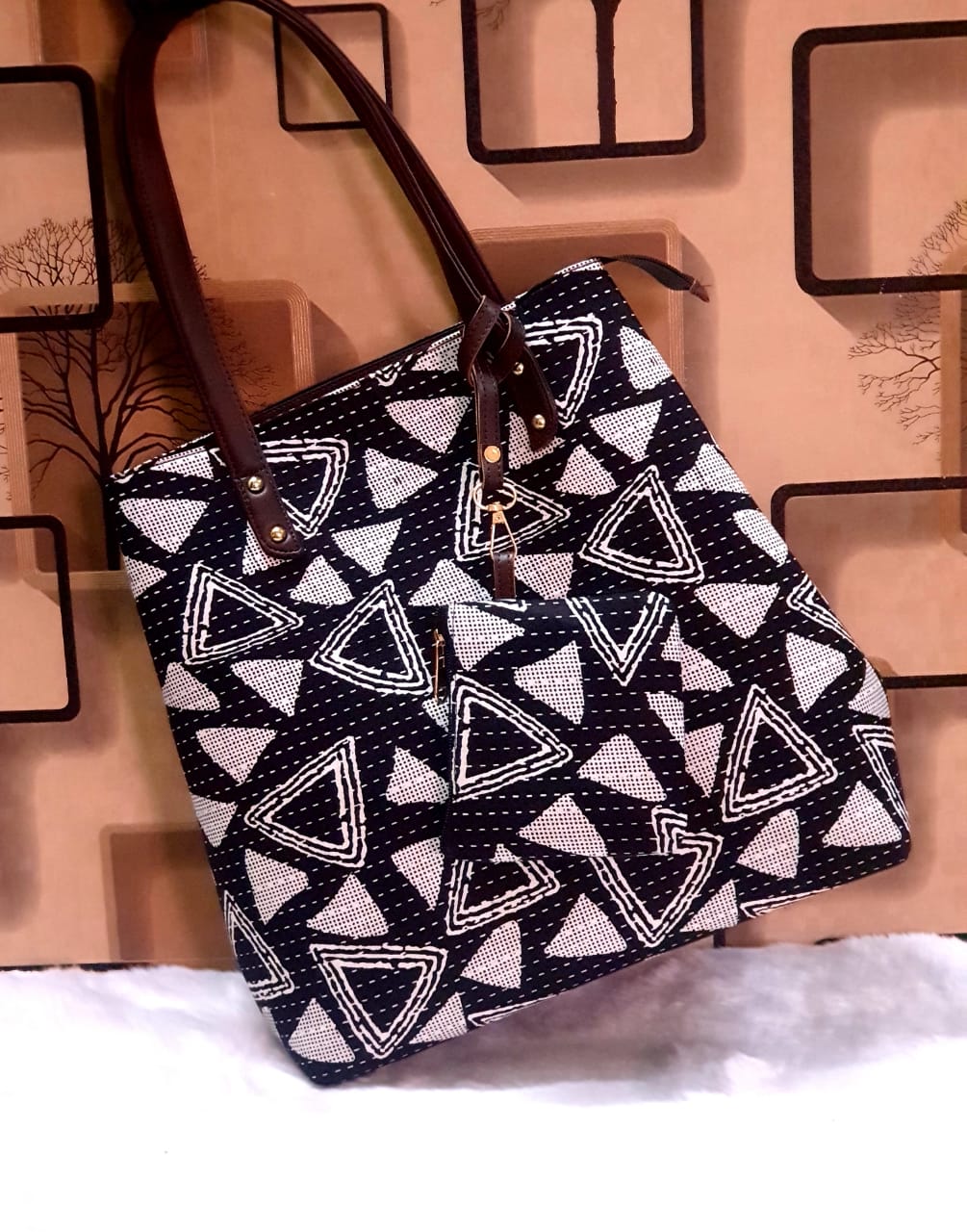 ALL BLACK HANDSOME TOTE